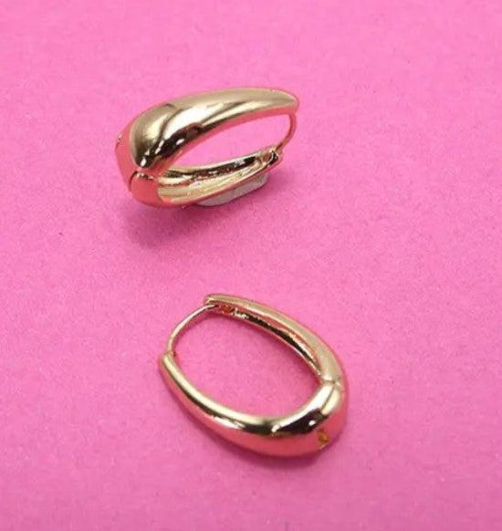 Oval chunky Huggie Hoop Earrings